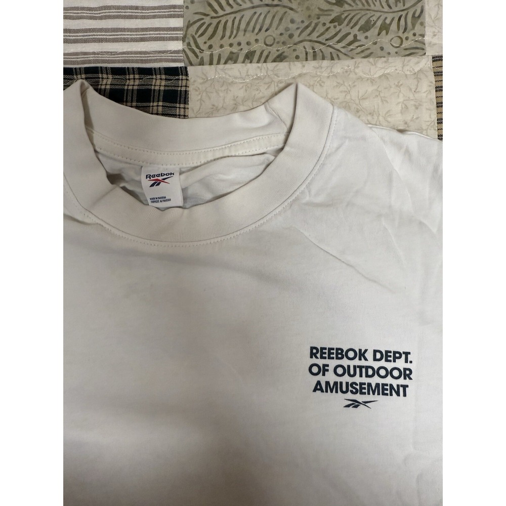 Reebok Men's Classics Outdoor Amusement White T-Shirt Size Medium Mountain Deer - Picture 4 of 4